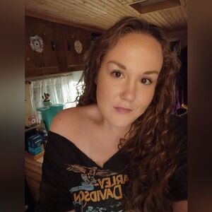 LinnyRae's Stop & Shop $$$